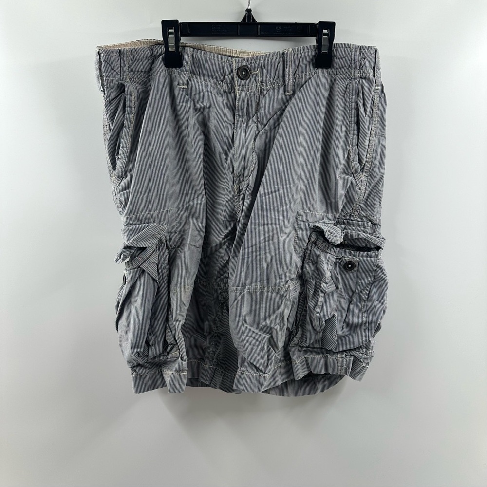 L.O.G.G. by H&M Blue White Pinstriped Cargo Shorts Men’s Size 34
